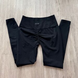 PAVOI scrunch leggings